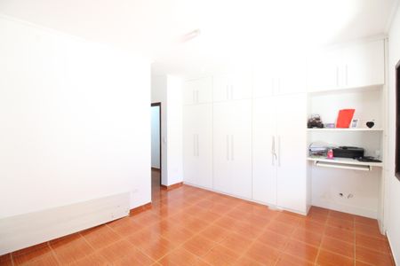 Casa para alugar com 165m², 3 quartos e 2 vagasSuíte