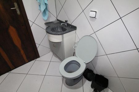 Casa para alugar com 165m², 3 quartos e 2 vagasBanheiro 1