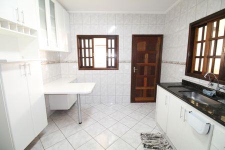 Casa para alugar com 165m², 3 quartos e 2 vagasCozinha