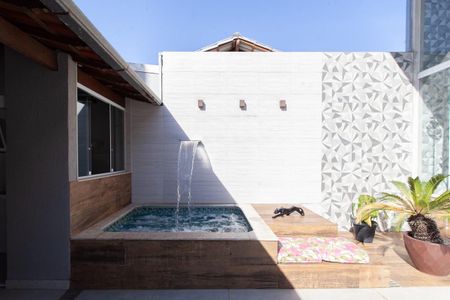 Casa à venda com 370m², 4 quartos e 2 vagasPiscina