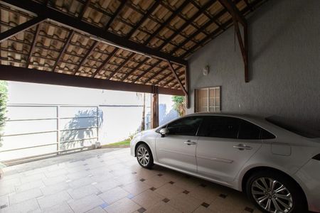 Casa à venda com 370m², 4 quartos e 2 vagasGaragem
