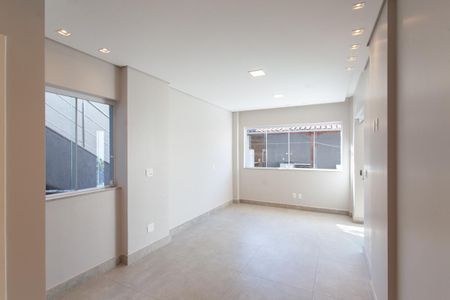 Casa à venda com 370m², 4 quartos e 2 vagasSuíte 2