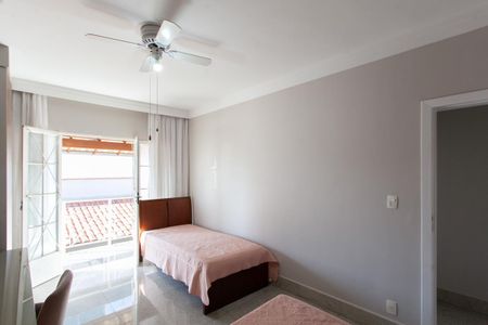 Casa à venda com 370m², 4 quartos e 2 vagasQuarto 1