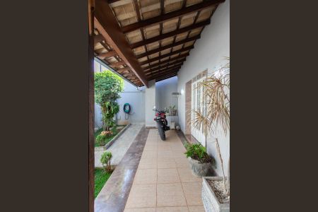 Casa à venda com 370m², 4 quartos e 2 vagasVaranda