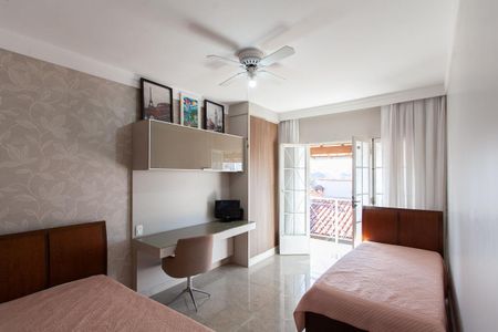 Casa à venda com 370m², 4 quartos e 2 vagasQuarto 1