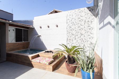 Casa à venda com 370m², 4 quartos e 2 vagasPiscina