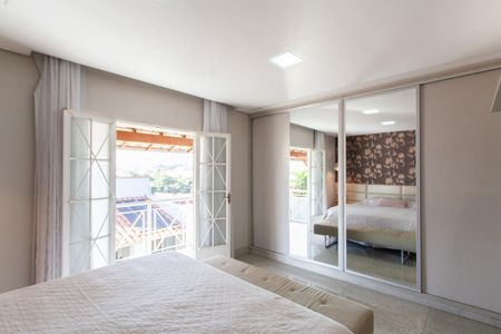 Casa à venda com 370m², 4 quartos e 2 vagasSuíte 1