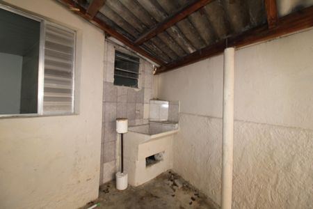 Casa para alugar com 30m², 1 quarto e sem vagaÁrea de Serviço