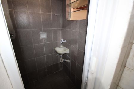 Casa para alugar com 30m², 1 quarto e sem vagaBanheiro