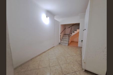Casa para alugar com 130m², 2 quartos e 2 vagas Casa para alugar com 130m², 2 quartos e 2 vagasCorredor