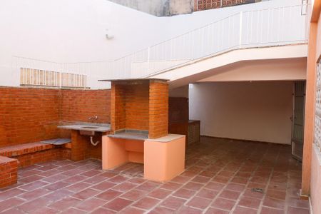 Casa para alugar com 130m², 2 quartos e 2 vagas Casa para alugar com 130m², 2 quartos e 2 vagasÁrea Externa