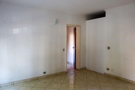 Casa para alugar com 130m², 2 quartos e 2 vagas Casa para alugar com 130m², 2 quartos e 2 vagasSala