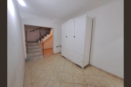 Casa para alugar com 130m², 2 quartos e 2 vagas Casa para alugar com 130m², 2 quartos e 2 vagasCorredor