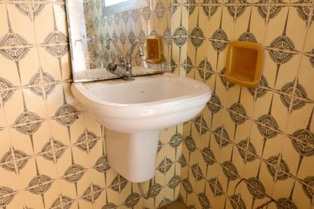 Casa para alugar com 130m², 2 quartos e 2 vagas Casa para alugar com 130m², 2 quartos e 2 vagasBanheiro de Serviço