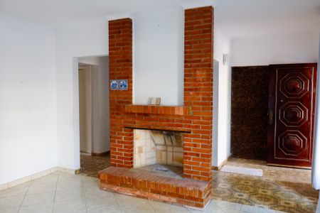 Casa para alugar com 130m², 2 quartos e 2 vagas Casa para alugar com 130m², 2 quartos e 2 vagasSala