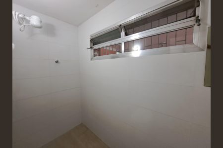 Casa para alugar com 130m², 2 quartos e 2 vagas Casa para alugar com 130m², 2 quartos e 2 vagasBanheiro