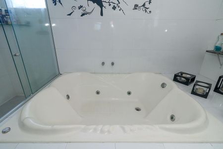 Casa à venda com 490m², 3 quartos e 1 vagaBanheiro da Suíte