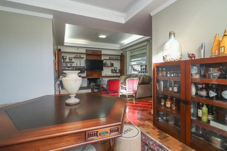 Sala de casa à venda com 3 quartos, 490m² em Petrópolis, Porto Alegre