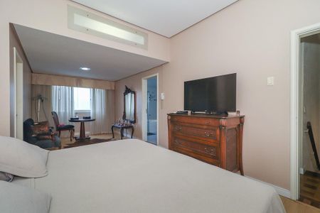 Casa à venda com 490m², 3 quartos e 1 vagaSuíte