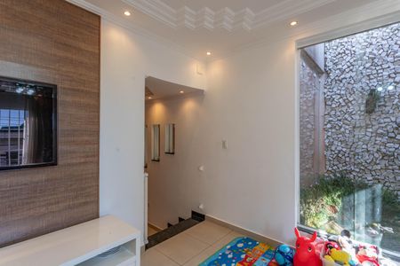 Casa à venda com 276m², 3 quartos e 2 vagas Casa à venda com 276m², 3 quartos e 2 vagasSala de estar