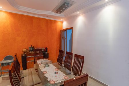 Casa à venda com 276m², 3 quartos e 2 vagas Casa à venda com 276m², 3 quartos e 2 vagasSala de jantar