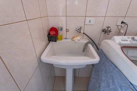 Casa à venda com 276m², 3 quartos e 2 vagas Casa à venda com 276m², 3 quartos e 2 vagasÁrea e serviço