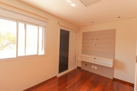 Casa de condomínio à venda com 266m², 4 quartos e 2 vagasSuíte 2