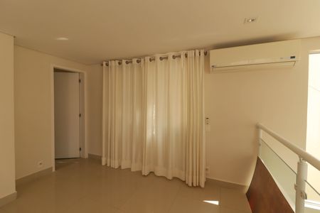 Casa de condomínio à venda com 266m², 4 quartos e 2 vagasSala