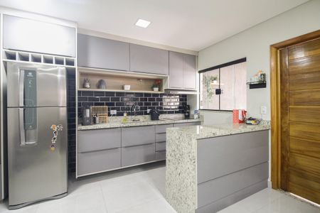 Casa para alugar com 80m², 2 quartos e 2 vagas Casa para alugar com 80m², 2 quartos e 2 vagasCozinha