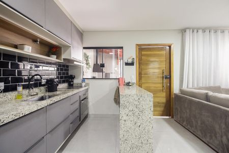 Casa para alugar com 80m², 2 quartos e 2 vagas Casa para alugar com 80m², 2 quartos e 2 vagasCozinha