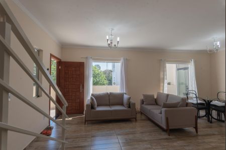 Casa à venda com 106m², 3 quartos e 5 vagasSala