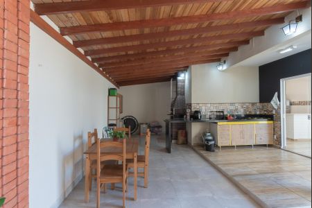 Casa à venda com 106m², 3 quartos e 5 vagasEspaço Gourmet
