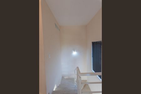 Casa à venda com 106m², 3 quartos e 5 vagasEscada