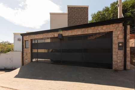 Casa à venda com 106m², 3 quartos e 5 vagasFachada