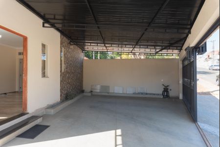 Casa à venda com 106m², 3 quartos e 5 vagasGaragem