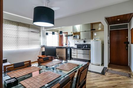 Sala de apartamento à venda com 2 quartos, 68m² em Jardim Everest, São Paulo