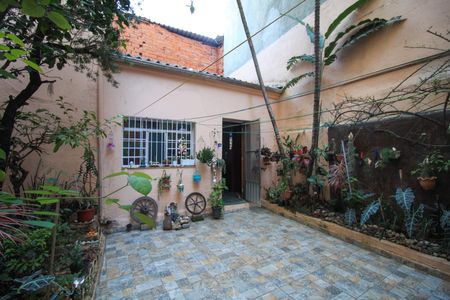 Casa à venda com 150m², 3 quartos e sem vaga Casa à venda com 150m², 3 quartos e sem vagaQuintal