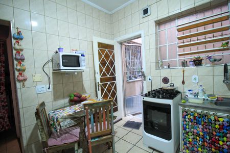 Casa à venda com 150m², 3 quartos e sem vaga Casa à venda com 150m², 3 quartos e sem vagaCozinha