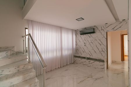 Apartamento à venda com 164m², 4 quartos e 4 vagasSala