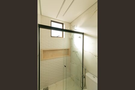 Apartamento à venda com 164m², 4 quartos e 4 vagasBanheiro da Suíte 2