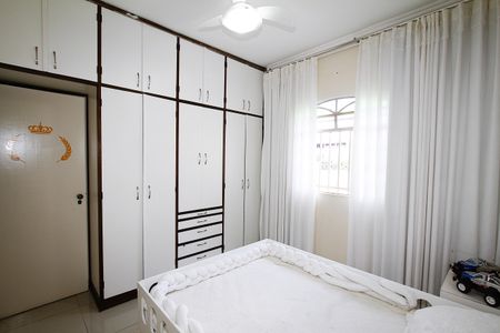 Casa à venda com 224m², 4 quartos e 3 vagasQuarto 2