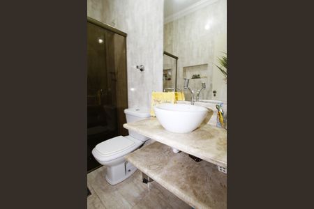 Casa à venda com 224m², 4 quartos e 3 vagasBanheiro