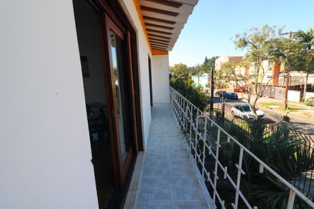 Casa à venda com 251m², 3 quartos e 2 vagas Casa à venda com 251m², 3 quartos e 2 vagasSacada do Quarto 1