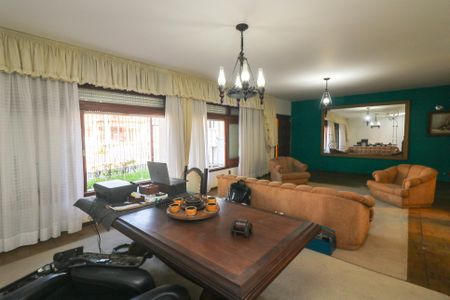 Sala de casa à venda com 3 quartos, 251m² em Petrópolis, Porto Alegre