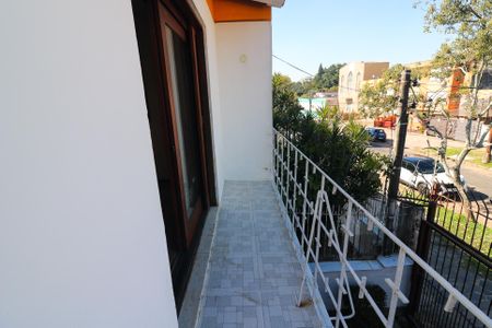 Casa à venda com 251m², 3 quartos e 2 vagas Casa à venda com 251m², 3 quartos e 2 vagasSacada do Quarto 2