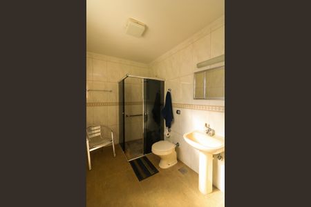 Casa à venda com 251m², 3 quartos e 2 vagas Casa à venda com 251m², 3 quartos e 2 vagasBanheiro 1