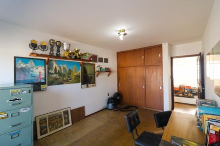 Casa à venda com 251m², 3 quartos e 2 vagas Casa à venda com 251m², 3 quartos e 2 vagasQuarto 1