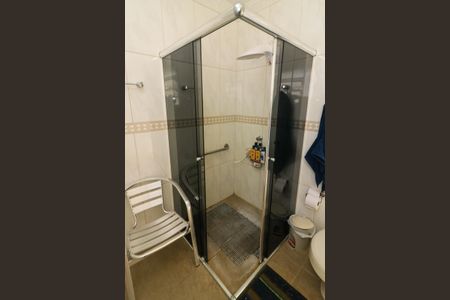 Casa à venda com 251m², 3 quartos e 2 vagas Casa à venda com 251m², 3 quartos e 2 vagasBanheiro 1