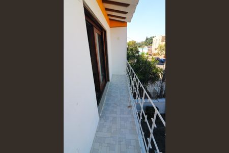 Casa à venda com 251m², 3 quartos e 2 vagas Casa à venda com 251m², 3 quartos e 2 vagasSacada do Quarto 2