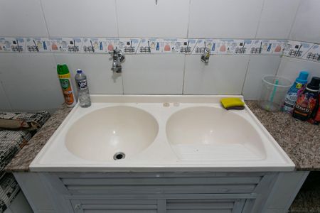 Casa de condomínio à venda com 95m², 3 quartos e 1 vagaÁrea de Serviço